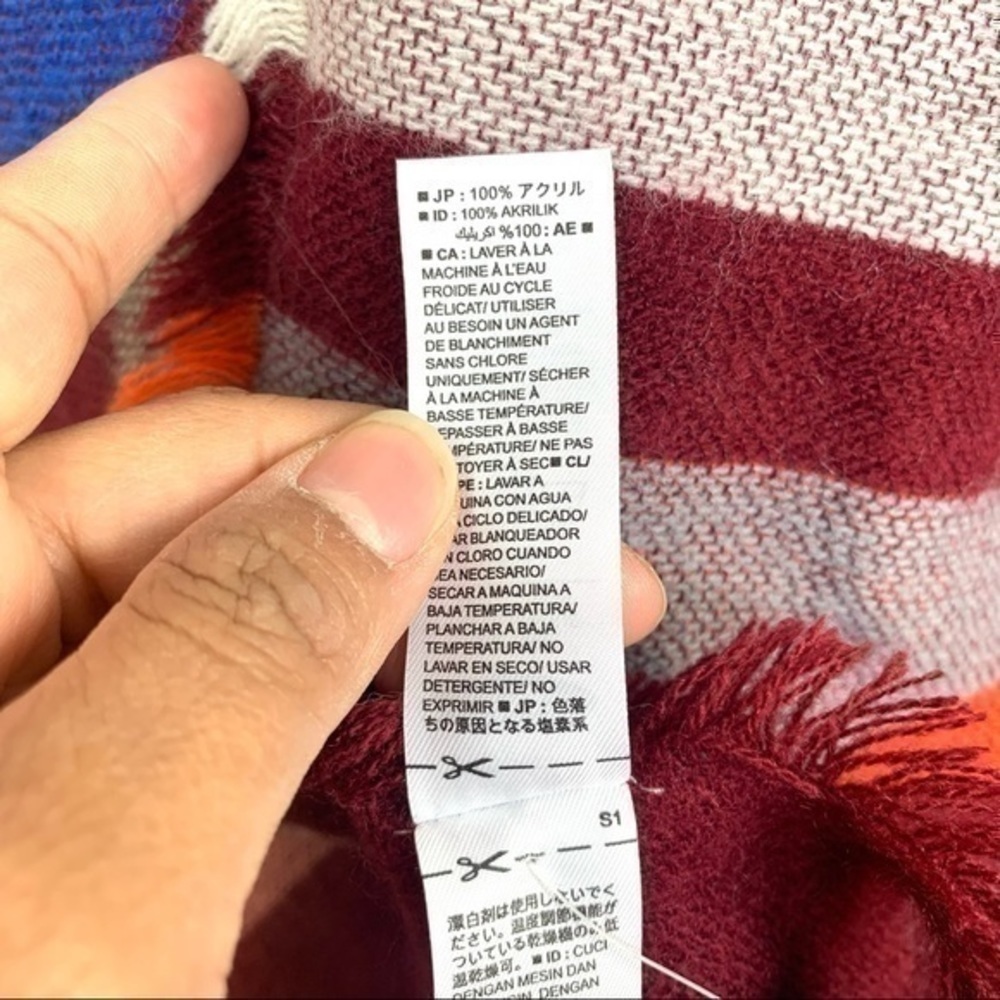 Old Navy Women’s Wrapped Red New with Tag - Picture 3 of 5